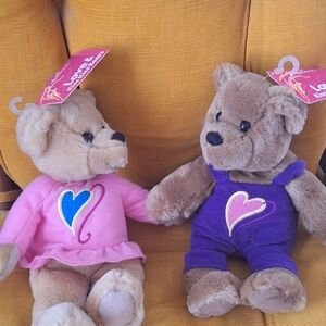 Hallmark NWT Love & Kiss Kiss Bears.  Set of two.